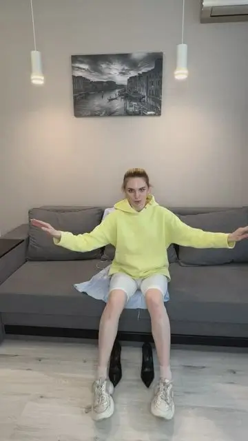 Change the look to evening dress using a single transition - 0