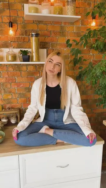 Formulas fly by over a dreamy girl - 0