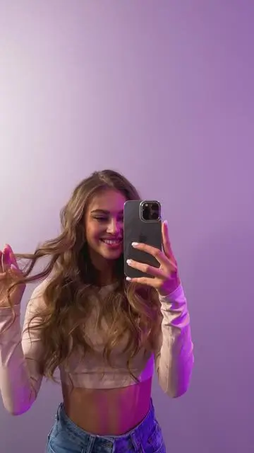 Non-stop subject falling in front of a mirror - 5