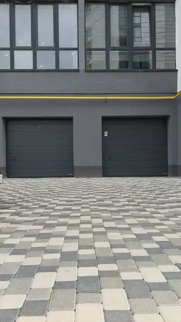 Des clones apparaissent soudainement en raison des voitures qui passent. - 4