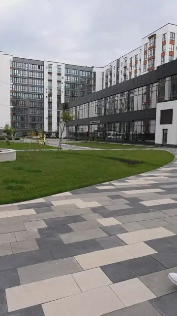 Гуляем по улице в прозрачном худи и перемещаемся по локациям - 5