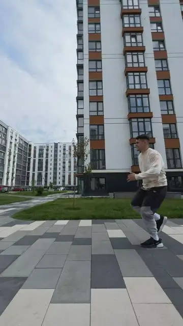 Walk along the street and in a jump are transported to different locations - 4