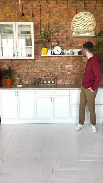 Stop time in order to move the clock hands - 0