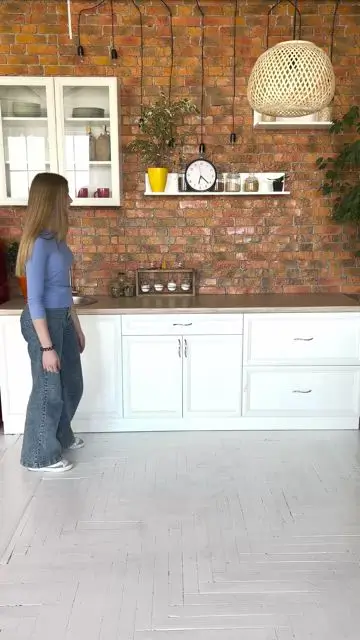 Stop time in order to move the clock hands - 1