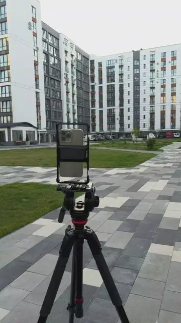 Hands come out of the phone, as soon as the subject leaves - 5