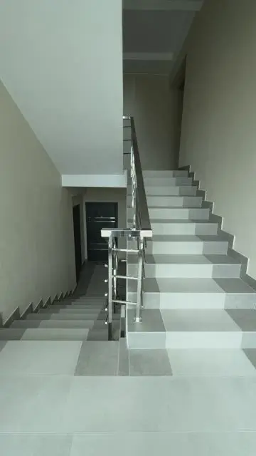 Клоны встречаются на лестнице - 2