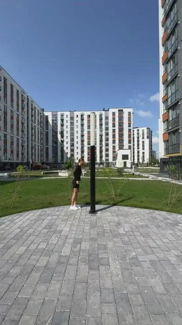 Двойники прячутся за столбом, а потом вместе танцуют - 6