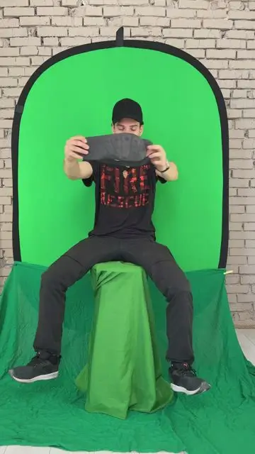 Клоны сидят друг у друга на плечах и меняют образы, бросая шлепанец - 4