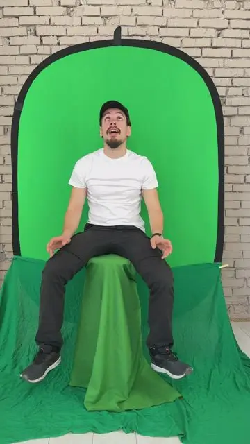 Клоны сидят друг у друга на плечах и меняют образы, бросая шлепанец - 11