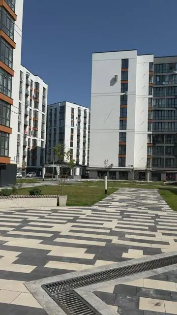 克隆人在街上騎自行車 - 4