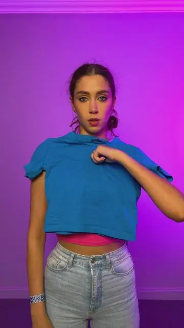 Меняем топы множество раз, срывая их с себя - 6