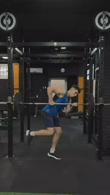 Поднимаем штангу и меняем позы - 5