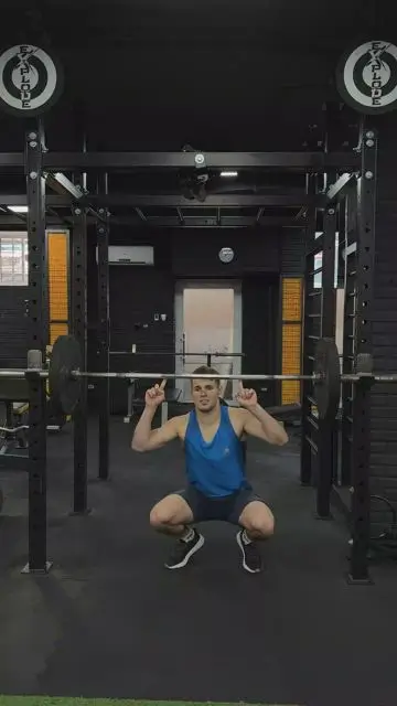 Поднимаем штангу и меняем позы - 6