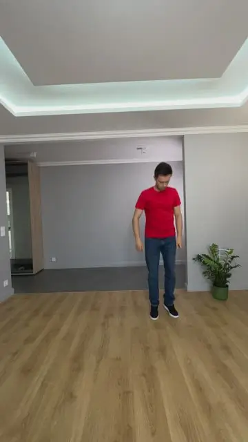 Tシャツは空中に浮かび、その中にクローンが現れる - 5