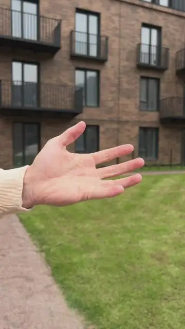 Appearing from a magical portal with super strength and disappearing into the portal again - 1