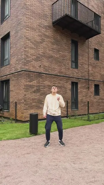 Appearing from a magical portal with super strength and disappearing into the portal again - 5