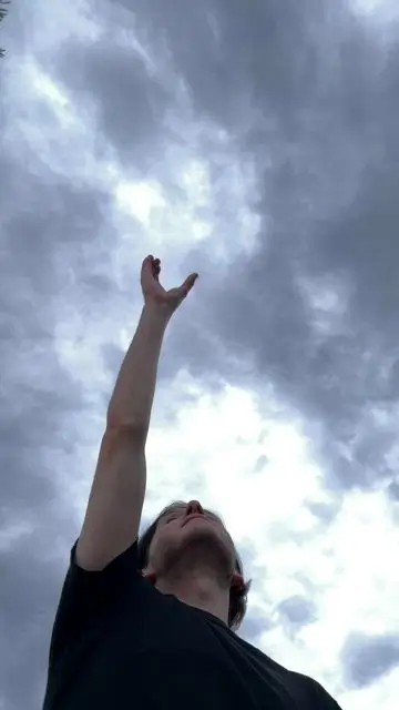 Fighters fly over the subject - 1