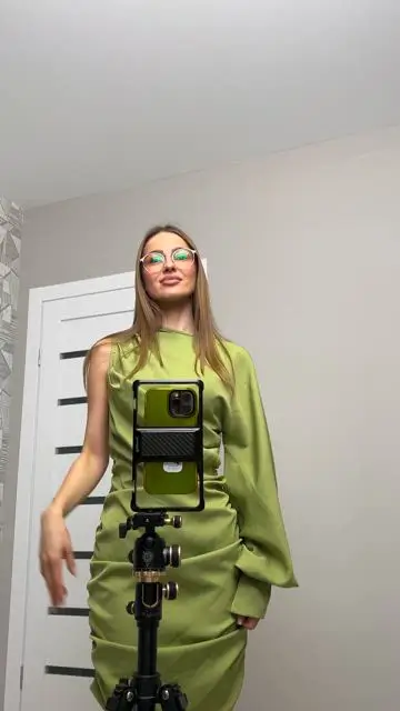 Changing image through glasses - 0