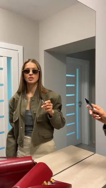 Рисуем на зеркале очки, и они становятся реальными - 1