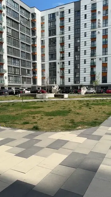 Портал переносит персонажа в другую локацию, а магия делает из него другого человека - 1