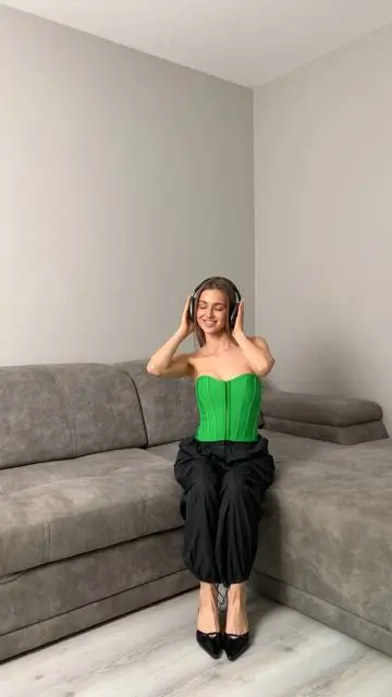 Doubles walk around the apartment - 4