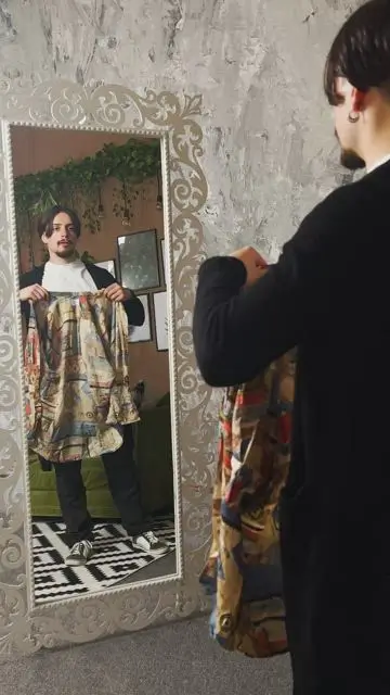 Redress yourself as a clown in the mirror - 1