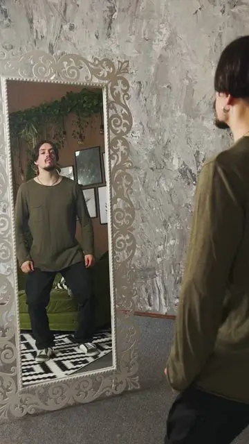 Redress yourself as a clown in the mirror - 2