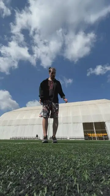 Перетворюємося на велетня і перестрибуємо через будинки - 1