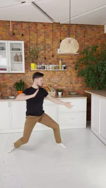 Créez des figures magiques dans l'air en utilisant des arts martiaux - 0