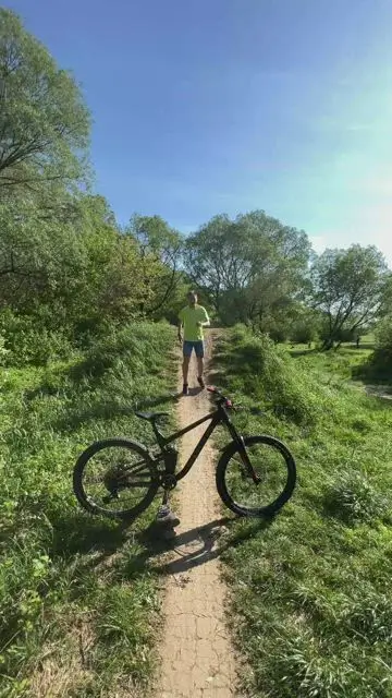 Select a bicycle by swiping in the air - 0