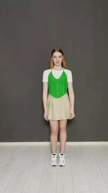 Take out little clones from the phone to choose your outfit. - 4