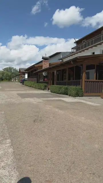 Jump into the car on the go - 1