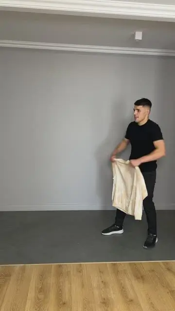 Бросаем худи, и из него появляется двойник - 0