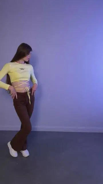 Arrange a fashion show, changing clothes - 4