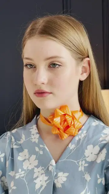 Select decorations on the virtual display - 4