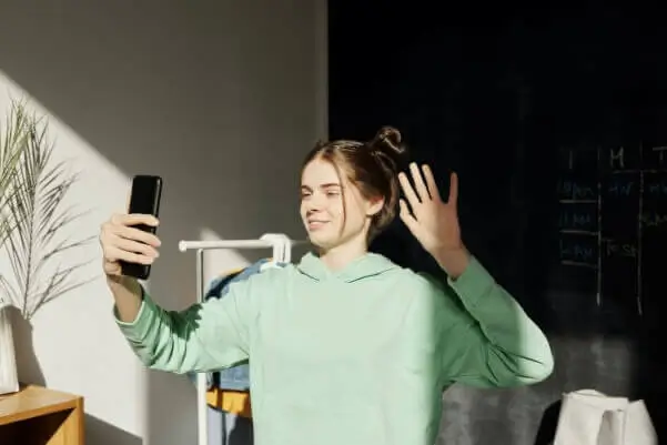 How to use TikTok captions and to go viral — Photo №1