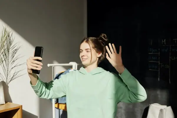 Cómo usar los subtítulos de TikTok y volverse viral — Photo №1