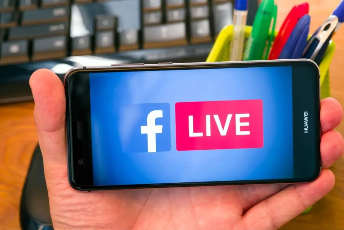 How to Go Live on Facebook — Photo №1