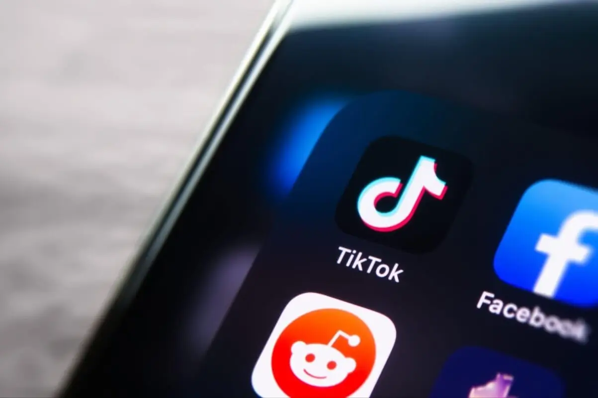 Instagram vs TikTok: best social media to make money — Photo №4