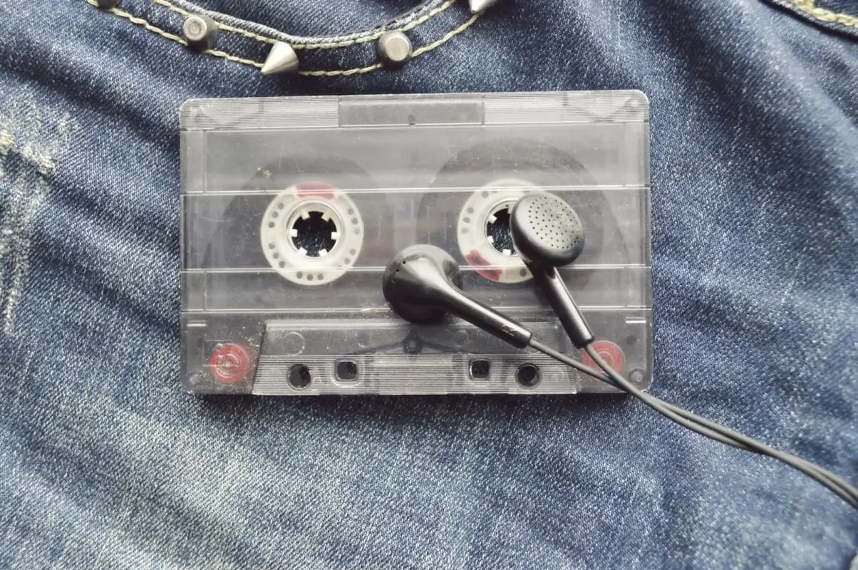 Redescubriendo las tendencias de la moda de los 90 — Photo №1