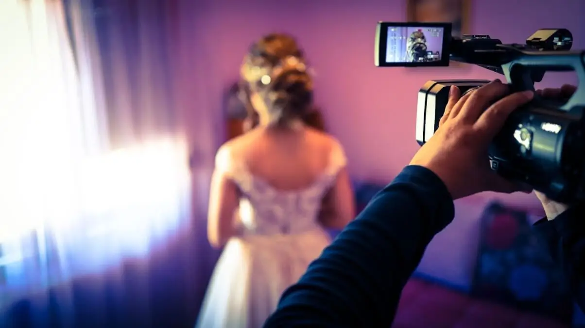 Comment faire une vidéo de mariage — Photo №3