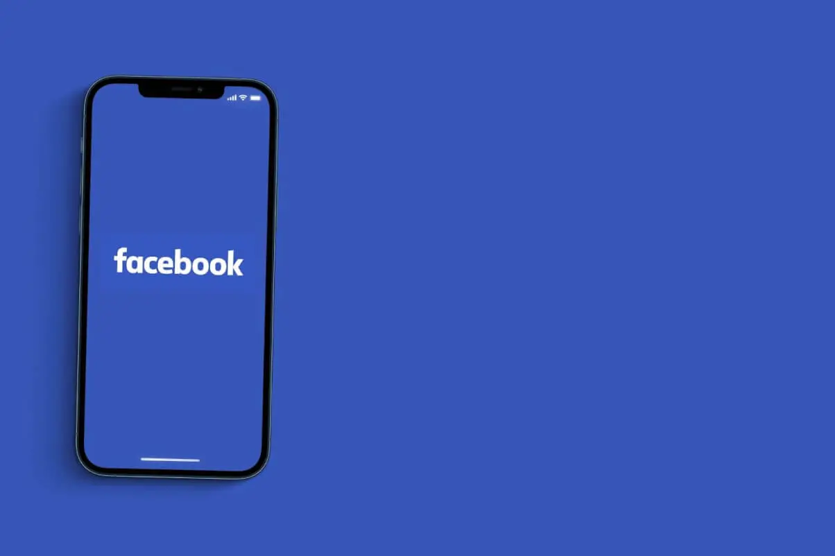 Crear vídeos con Facebook Video Editor — Photo №1