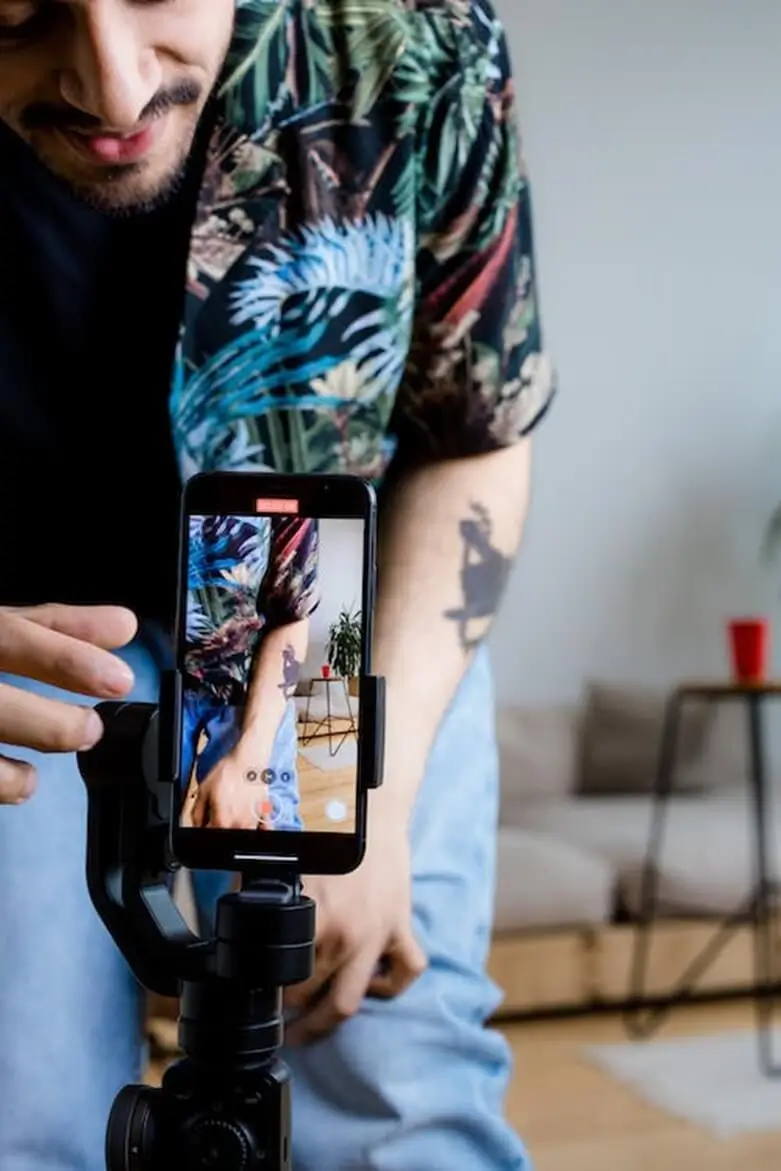 TikTokのビデオエディターでジャンプのトランジション — Photo №1