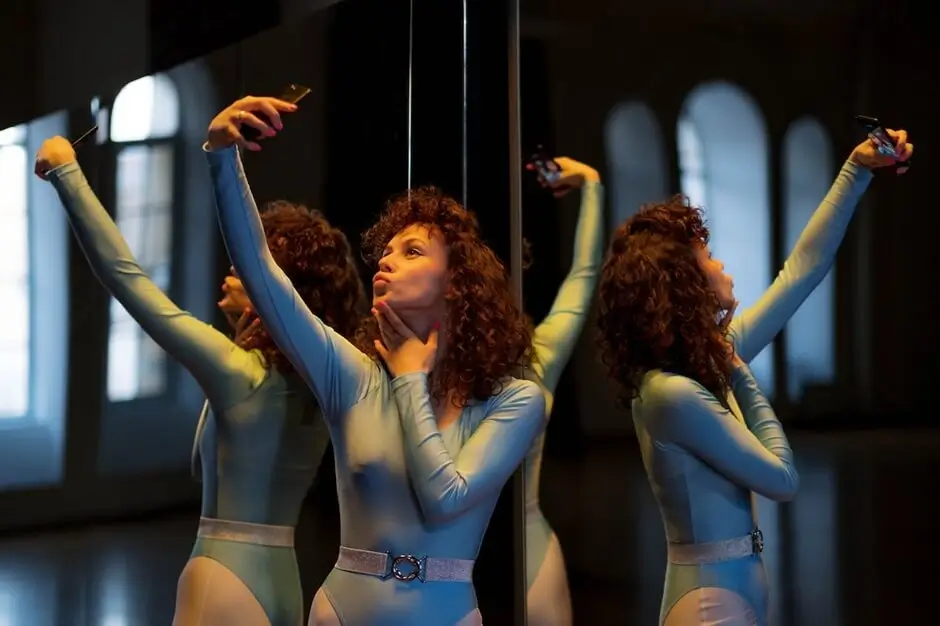 TikTokのビデオエディターでヘッドターンのトランジション — Photo №2