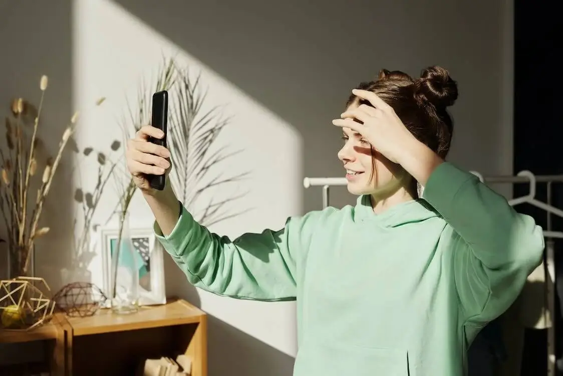 Transition de tour de tête pour TikTok dans l'éditeur vidéo — Photo №1