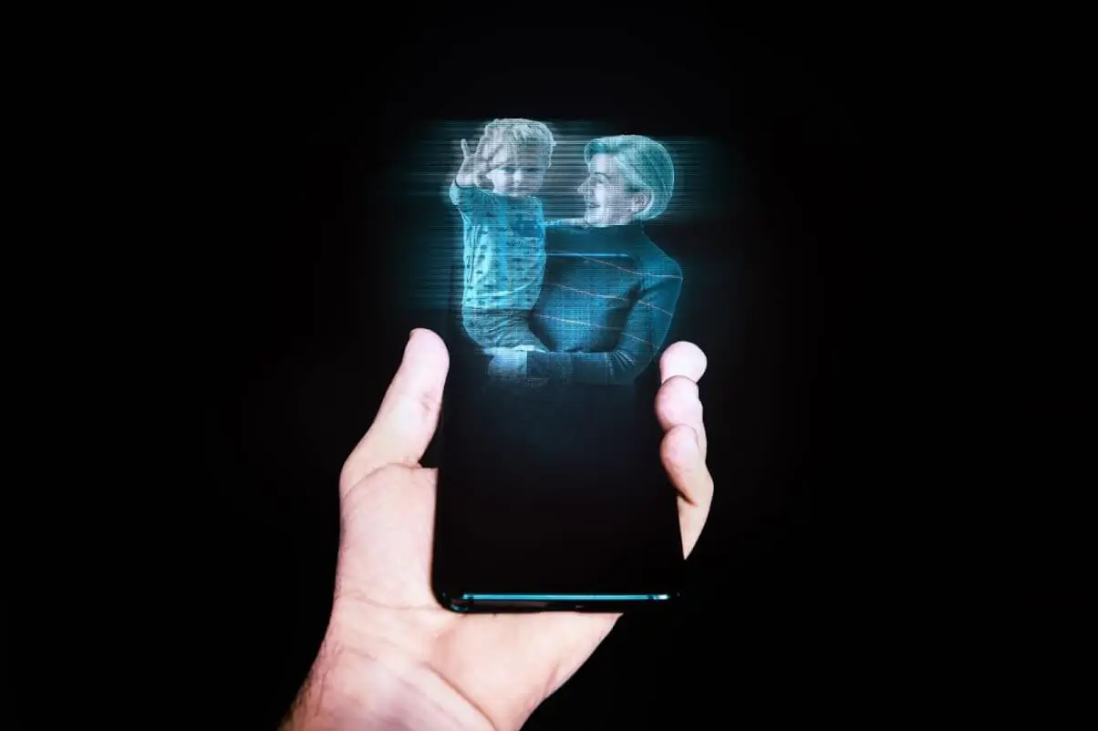 How to make a TikTok Hologram video — Photo №2